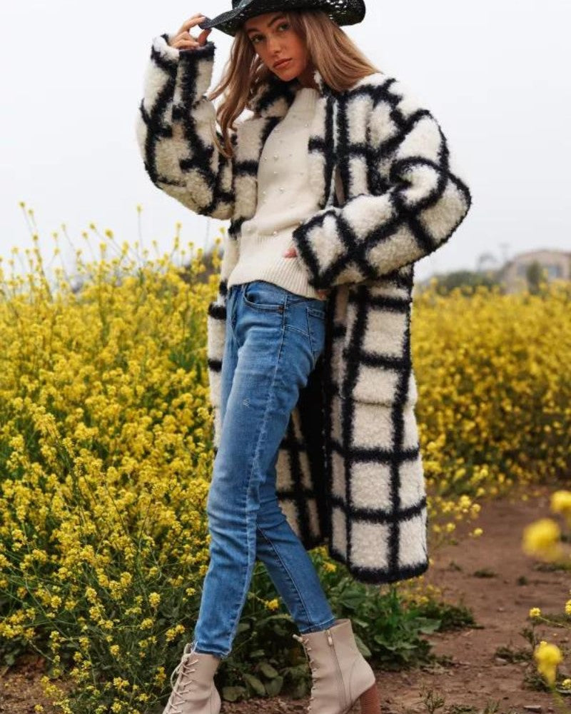 LONG FALL JACKET BLACK AND WHITE