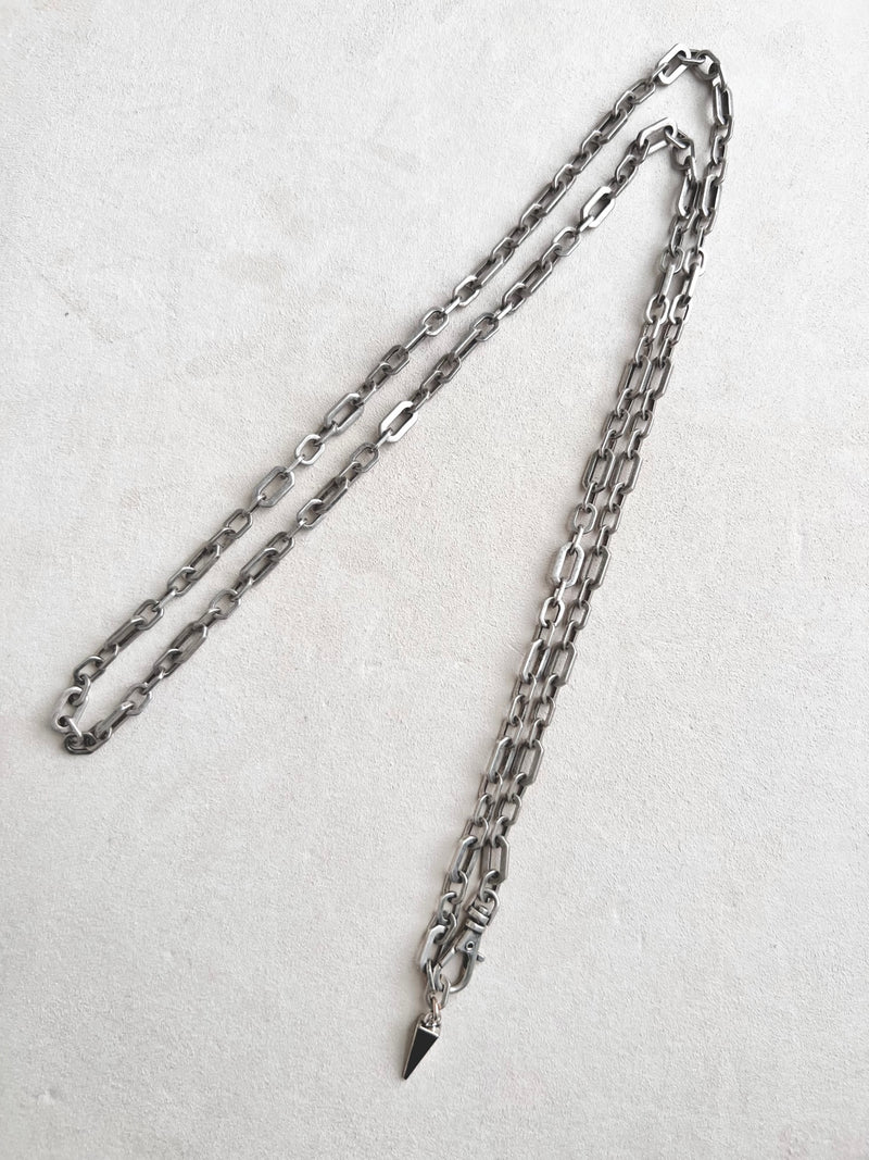 PAPERCLIP CHAIN WITH PYRAMID BRUSHED SILVER