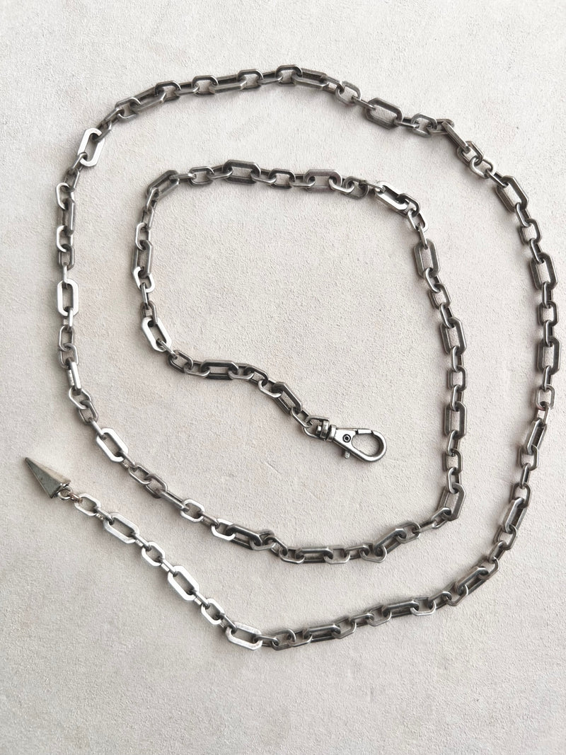 PAPERCLIP CHAIN WITH PYRAMID BRUSHED SILVER