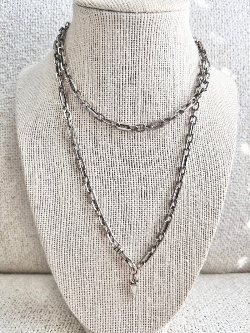 PAPERCLIP CHAIN WITH PYRAMID BRUSHED SILVER