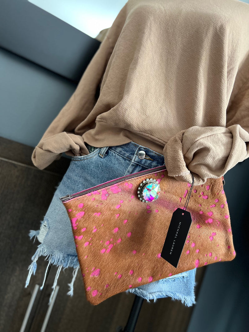 HOT PINK SPECKLE HIDE WRISTLET